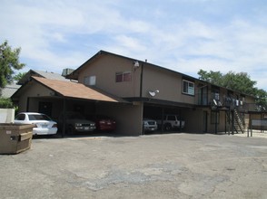 630 S Dayton Rd in Tulare, CA - Building Photo - Other