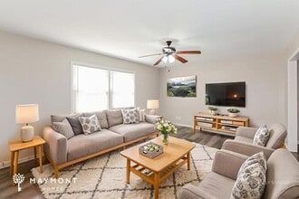 9425 Goddard in Overland Park, KS - Foto de edificio - Building Photo