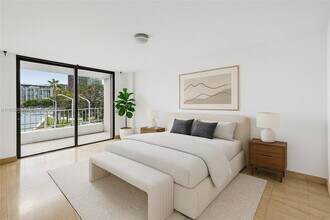 200 SE 15th Rd in Miami, FL - Building Photo - Building Photo