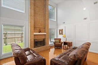 6923 Mossridge Dr in Houston, TX - Building Photo - Building Photo