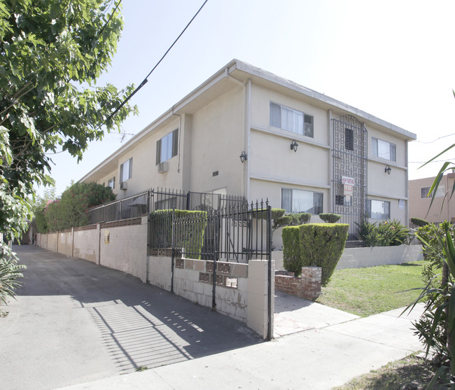 11731 Kittridge St in North Hollywood, CA - Foto de edificio - Building Photo