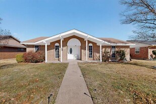 3401 Hillsdale Ln in Garland, TX - Building Photo