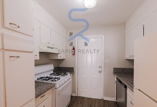 3300 College St in College Park, GA - Building Photo - Building Photo