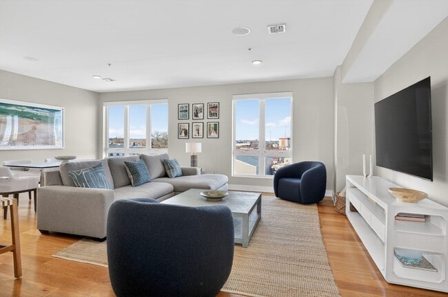 530 Dorchester Ave in Boston, MA - Building Photo - Building Photo