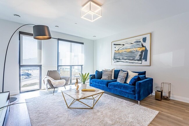 SOFIA YORKVILLE in London, ON - Building Photo - Building Photo