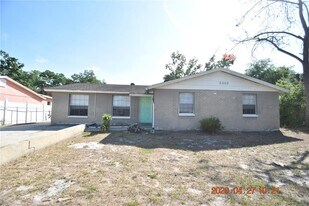 3667 Sugarcreek Dr in Tampa, FL - Building Photo