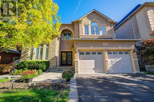 1388 Pinery Crescent in Oakville, ON - Building Photo - Building Photo