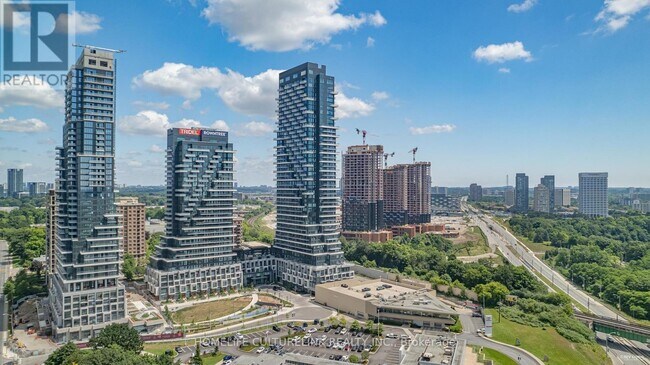 30-3330 Inn On The Pk Dr