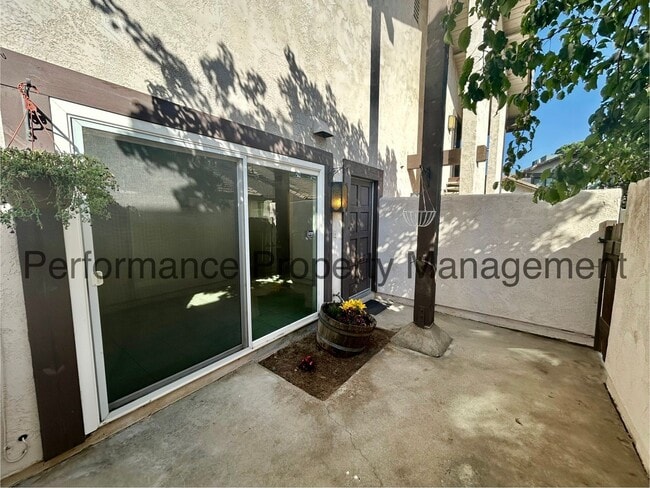 3333 El Encanto Ct in Bakersfield, CA - Building Photo - Building Photo