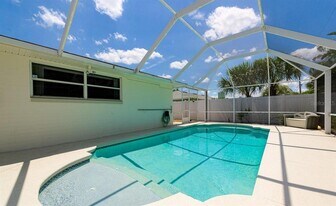 117 Ocean Grove Dr in Ormond Beach, FL - Building Photo