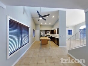 9320 Mountain Cliffs Ave in Las Vegas, NV - Foto de edificio - Building Photo