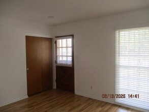 1401 Charles St in Waycross, GA - Building Photo - Building Photo