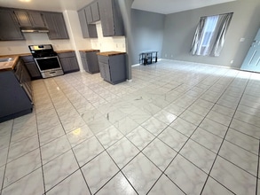 1503 W Adams Blvd in Los Angeles, CA - Foto de edificio - Building Photo