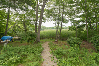 9 Sterling Dr in Clinton, CT - Building Photo - Building Photo