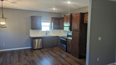 1014 E Epstein St in Sherman, TX - Foto de edificio - Building Photo