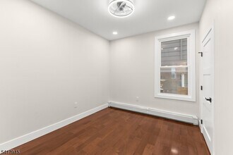 633 Lafayette Ave in Hawthorne, NJ - Building Photo - Building Photo