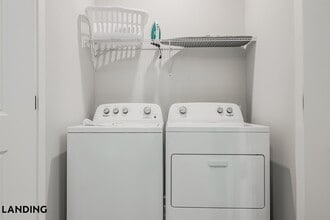 5001 Willowgate Loop, Unit 08-8408 in Tice, FL - Foto de edificio - Building Photo