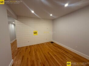 331 Chelsea St, Unit 326-1 in Boston, MA - Building Photo - Building Photo