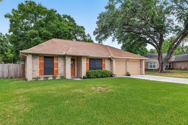 property at 2928 Laurelridge Dr