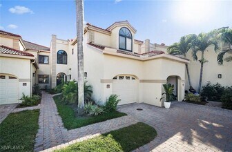 7056 Pelican Bay Blvd in Naples, FL - Building Photo - Building Photo