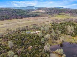 14506 Spruce Grove Rd in Lower Lake, CA - Foto de edificio - Building Photo