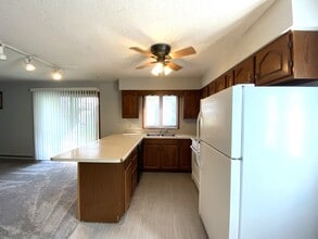 2825 56th St NW, Unit D in Rochester, MN - Building Photo - Building Photo