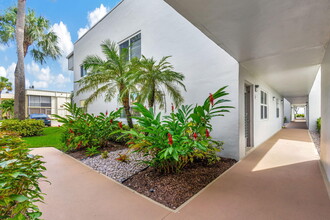 161 Normandy Ln in Delray Beach, FL - Building Photo - Building Photo