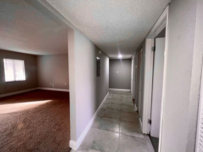 4803 S Texas Ave in Orlando, FL - Foto de edificio - Building Photo