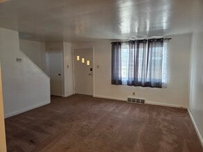 813 4th St in Verona, PA - Building Photo - Building Photo