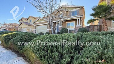 13171 La Crescenta Ave in Hesperia, CA - Building Photo - Building Photo