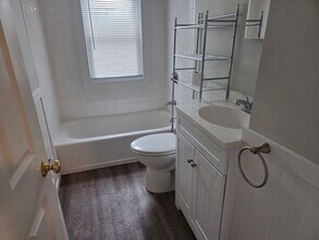 14 Strafford Pl in Westwood, MA - Building Photo - Building Photo