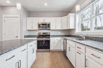 Green Hill Commons in Barrington, NH - Building Photo - Building Photo