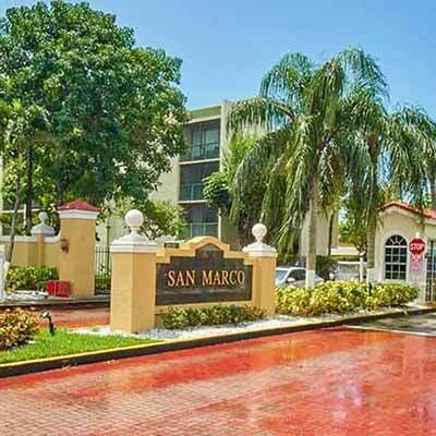 8810 Fontainebleau Blvd in Miami, FL - Building Photo