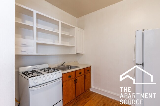 property at 4851 N Damen Ave