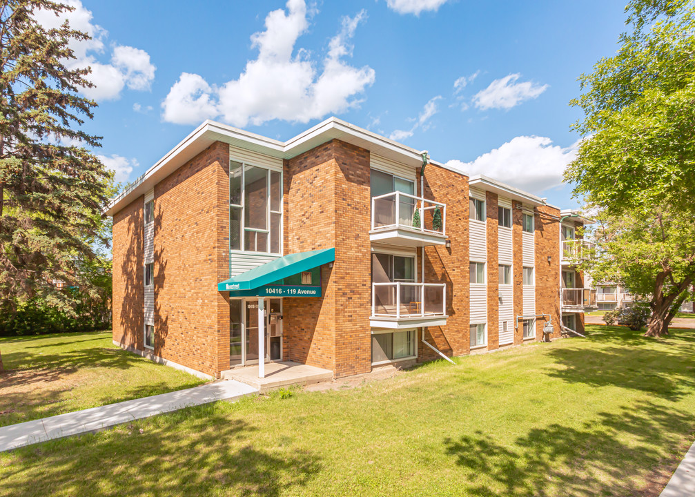 Serenity Apartments in Edmonton, AB - Building Photo