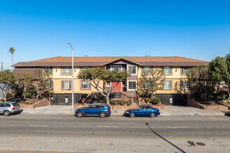 Piccadilly Manor in Lawndale, CA - Building Photo - Building Photo