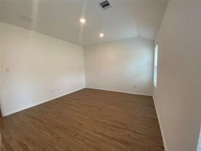 2010 Ballesteros St in Crosby, TX - Building Photo - Building Photo