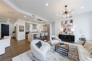 2425 Peachtree Rd NE in Atlanta, GA - Building Photo