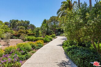 28873 Boniface Dr in Malibu, CA - Building Photo - Building Photo