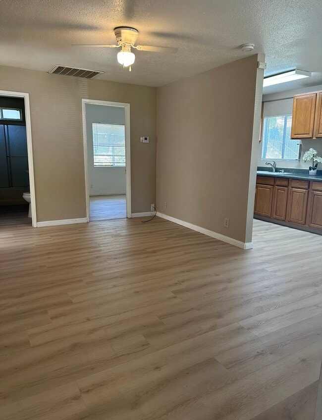 property at 935 Kenwood Ave