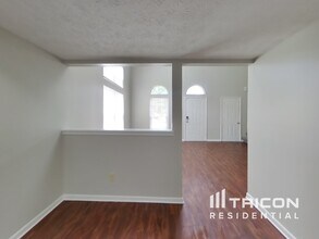 6407 Perry Pines Ct in Indianapolis, IN - Building Photo - Building Photo