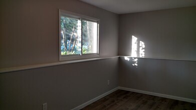 1556 Hillview Rd, Unit Lower level in Shoreview, MN - Building Photo - Building Photo