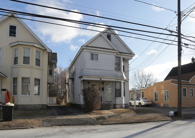 1043 Helderberg Ave in Schenectady, NY - Building Photo - Building Photo