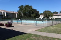 The Raintree Apartments in Birmingham, AL - Building Photo - Building Photo