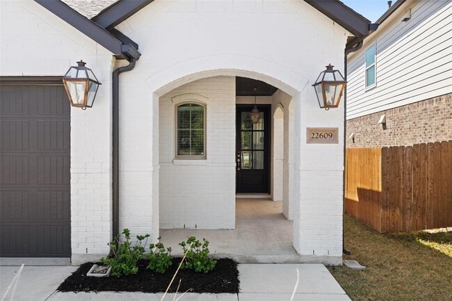 22609 Bristlegrass Ln in Lago Vista, TX - Building Photo - Building Photo