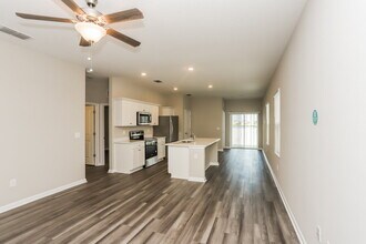 970 Kelly Fern Lp in Ruskin, FL - Building Photo - Building Photo