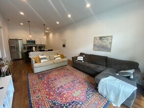 2100 W Cary St, Unit 100 in Richmond, VA - Building Photo - Building Photo