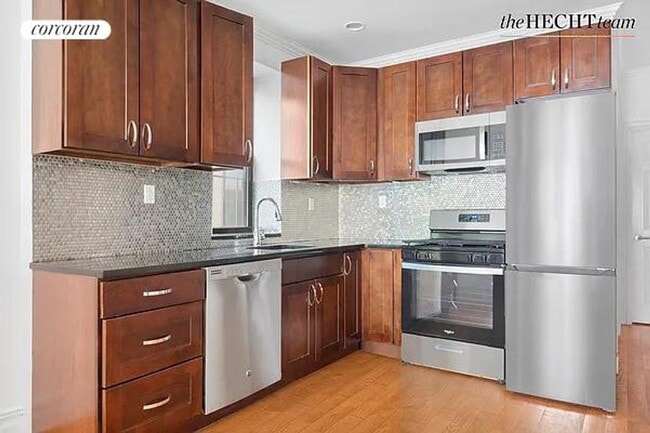 315 Lincoln Pl in Brooklyn, NY - Foto de edificio - Building Photo