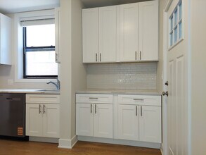 3925 N Keeler Ave, Unit 1 in Chicago, IL - Building Photo - Building Photo