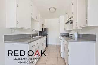 8140 Langdon Ave in Los Angeles, CA - Building Photo - Building Photo